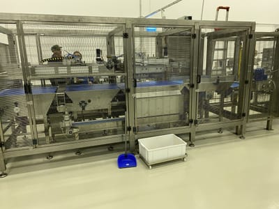 Linea di taglio in acciaio inox con protezioni