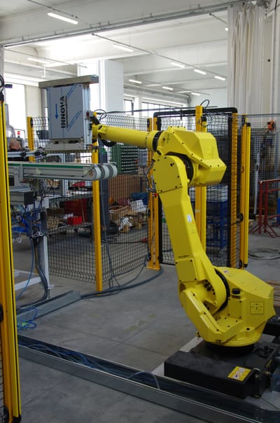 Robot della cella guide cassetti