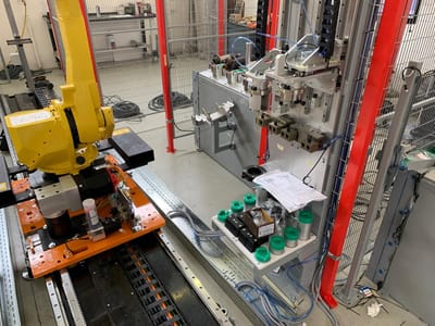 Stazioni di montaggio servite dal robot